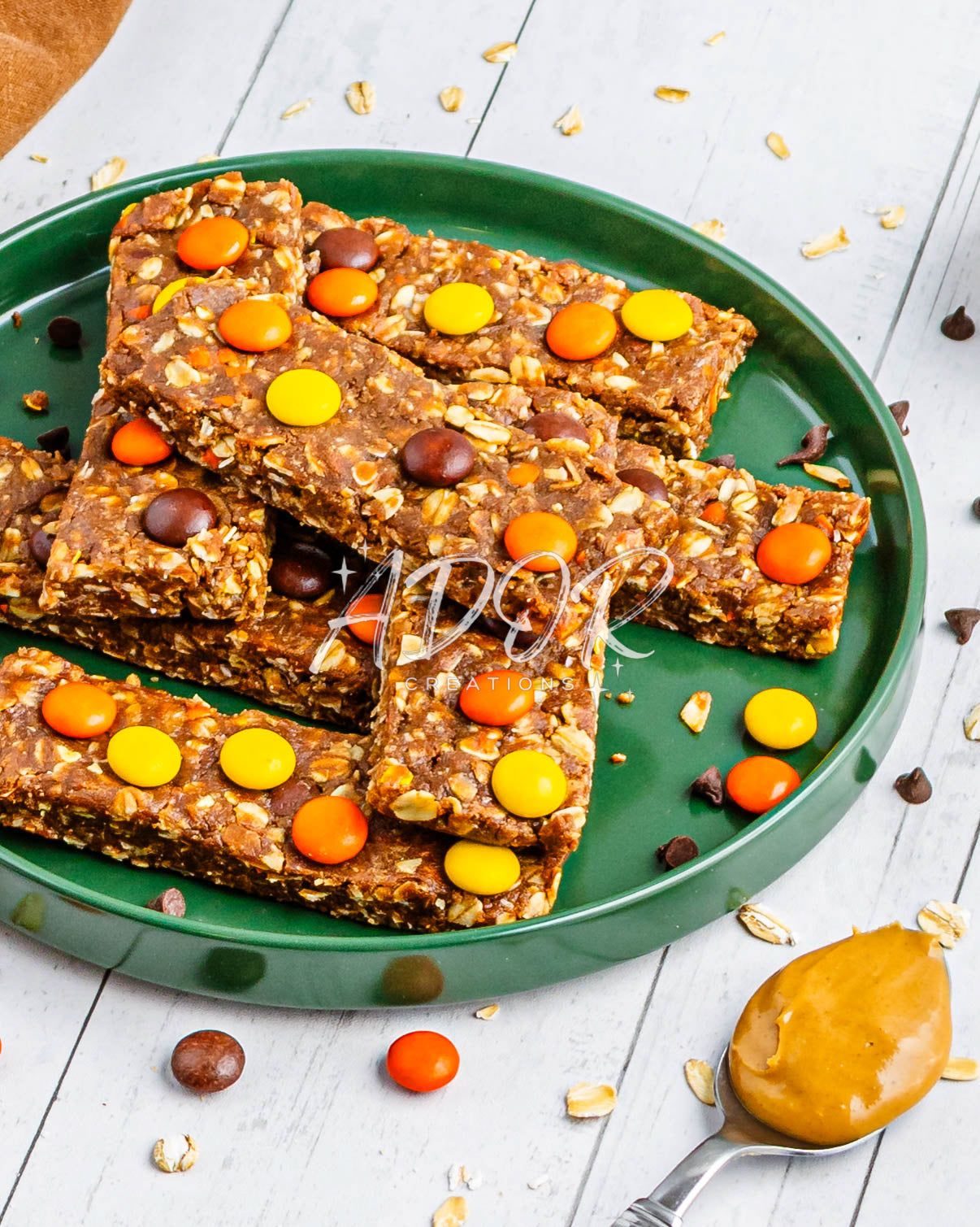 No-Bake Reese's Pieces Protein Bars - Set 4 of 6