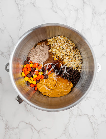 No-Bake Reese's Pieces Protein Bars - Set 4 of 6