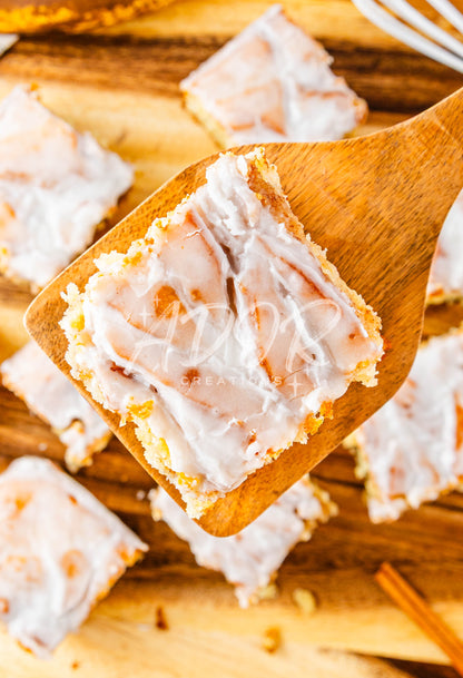 Gooey Banana Cinnamon Roll Cake - EXCLUSIVE