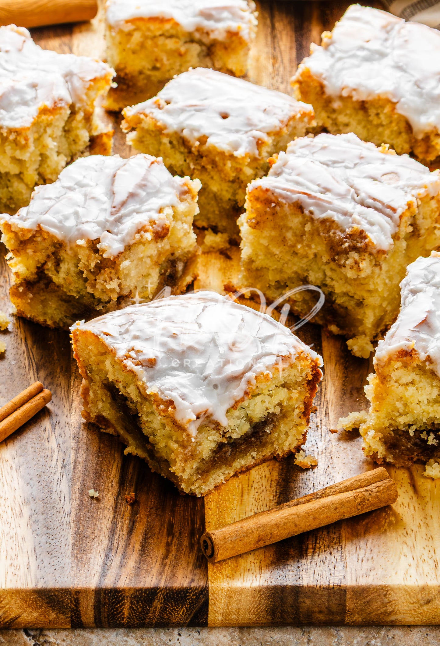 Gooey Banana Cinnamon Roll Cake - EXCLUSIVE