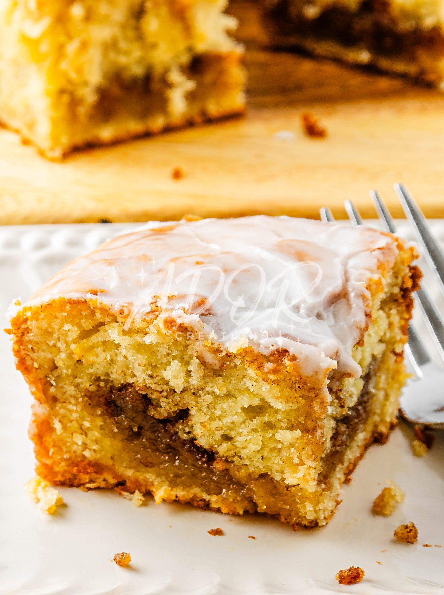 Gooey Banana Cinnamon Roll Cake - EXCLUSIVE