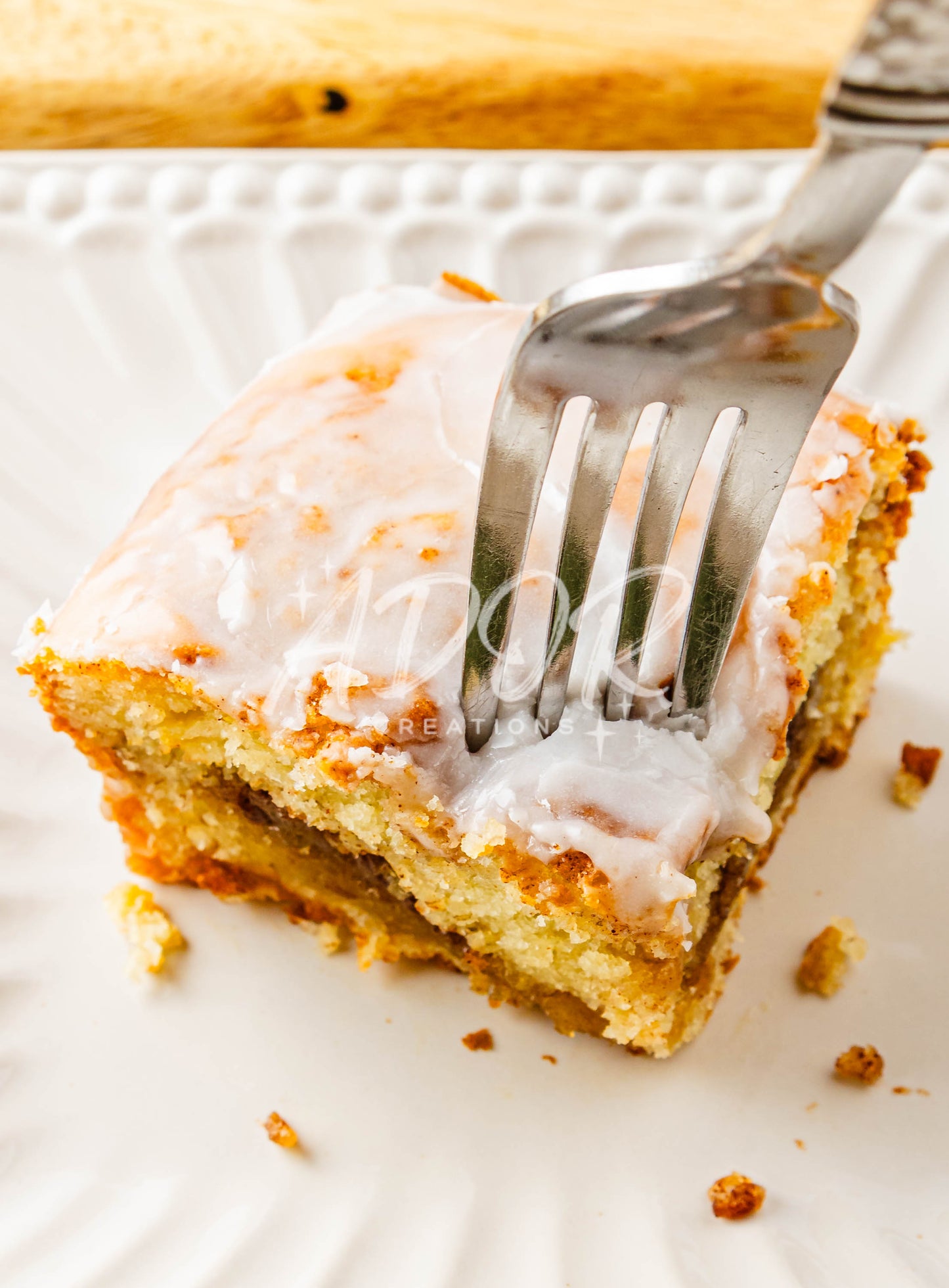 Gooey Banana Cinnamon Roll Cake - EXCLUSIVE